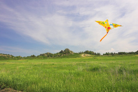 空中风筝山景图片