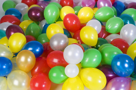 许多气球