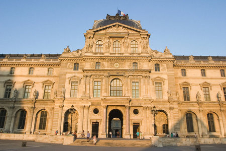 卢浮宫博物馆主楼法国巴黎