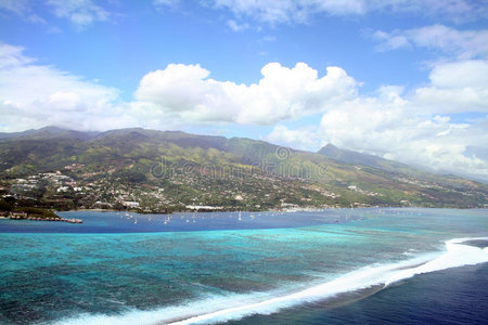 大溪地泻湖和礁石