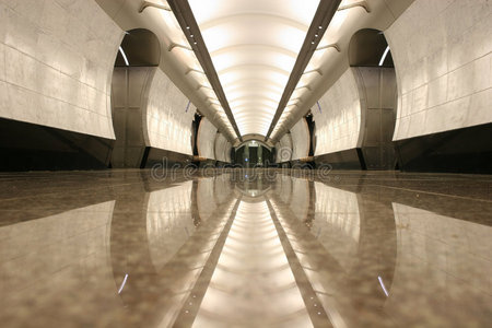 空地铁站层图片