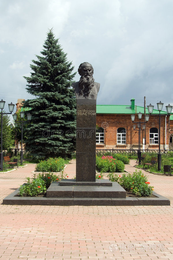托尔斯泰纪念碑照片-正版商用图片0h05ad-摄图新视界