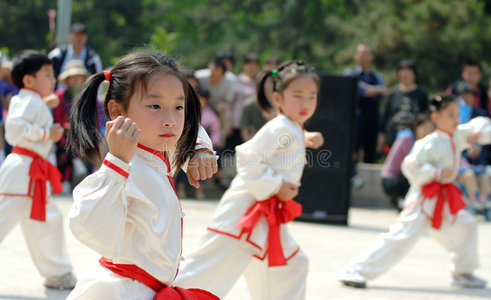 中国功夫小孩图片