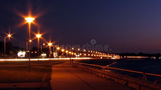 人行道 夜间 傍晚 黄昏 场景 午夜 每晚 闪耀 反思 反射