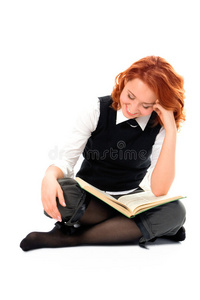 年轻漂亮的女学生看书