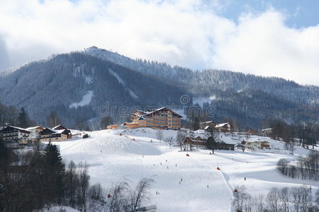 滑雪度假村图片