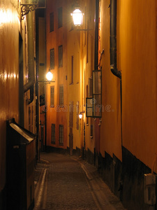 旧城的夜街。
