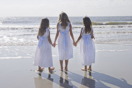牵手欧美三姐妹牵手照片