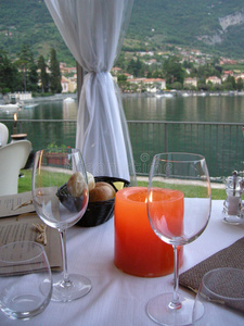 漂亮的意大利餐桌图片