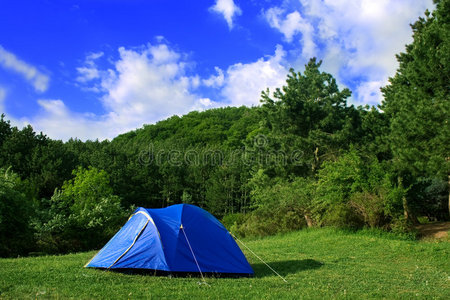蓝色帐篷