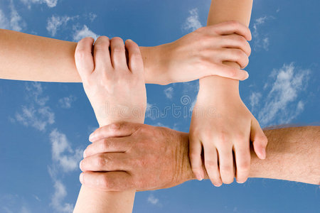 连在一起四只手连在一起照片