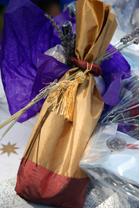丝带 礼物 薰衣草 紫色 绗缝 邮袋 庆祝 包裹 流苏 葡萄酒