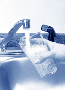 廉价新鲜新鲜自来水照片