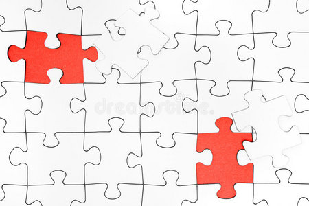 两块丢失的拼图照片