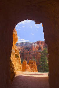 红岩拱门
