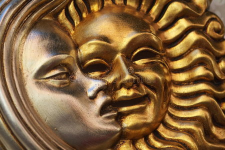 金色太阳银月面具图片