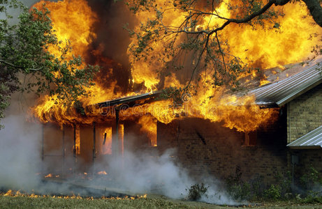 火房子着火的房子照片