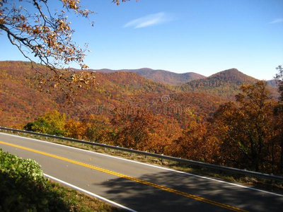 风景山路远眺