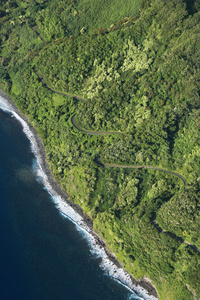 毛伊岛海岸有公路。