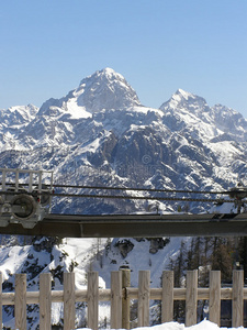 漫画雪山图片 漫画雪山素材 漫画雪山插画 摄图新视界