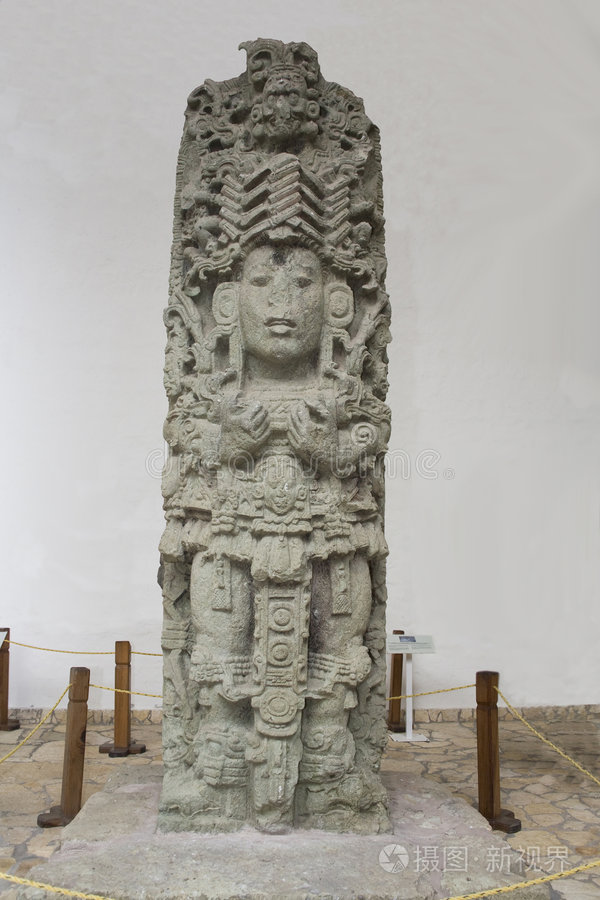 玛雅雕塑正面