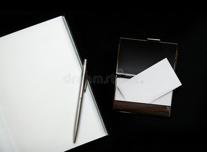 空白名片和笔记本
