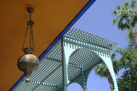 摩洛哥传统住宅和灯具图片