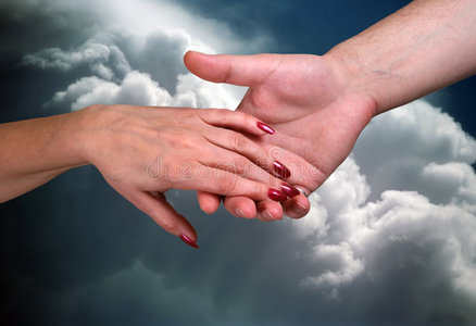 妇女争吵与不信任彼此女商人思考困难的问题信任概念妇女争吵与不信任