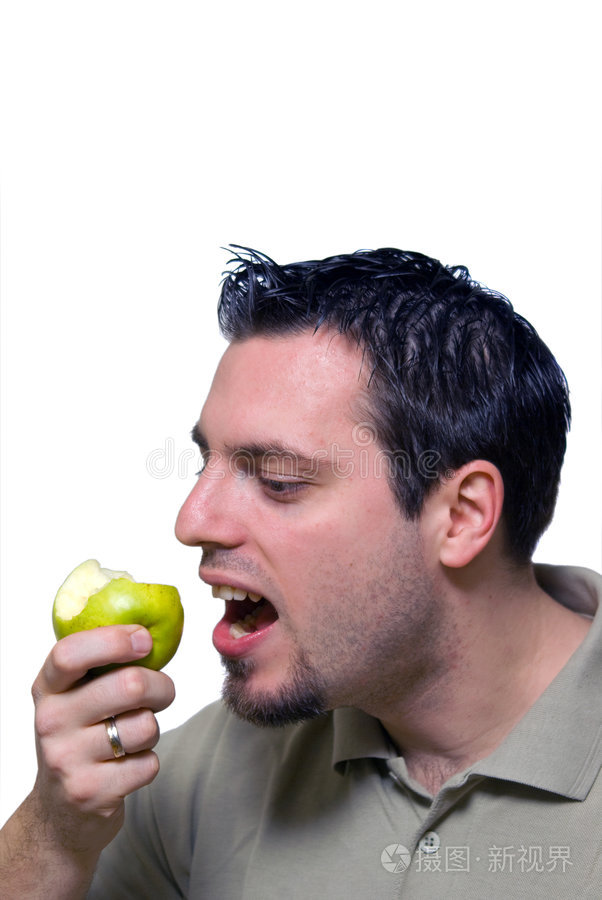 吃青苹果的年轻人