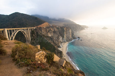 加利福尼亚海岸和1号公路大桥