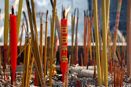 香火拜佛图片-香火拜佛素材-香火拜佛插画-摄图新视界