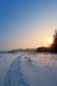 滑雪道日落景观