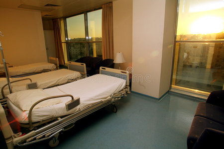 临床 死亡 伤害 紧急情况 出生 照顾 在室内 清洁 医院