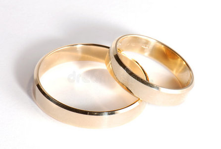 两枚结婚戒指