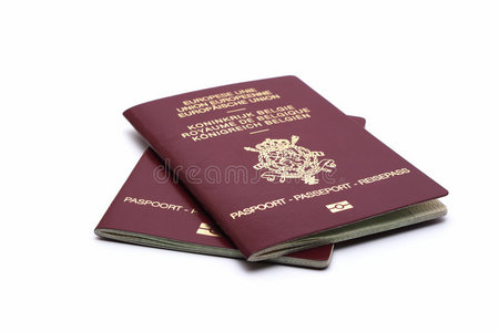 两本比利时护照