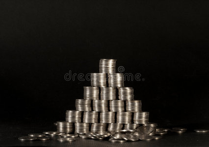 货币金融金字塔图片