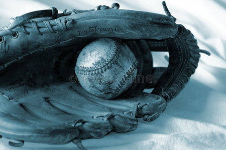 蓝色棒球手套
