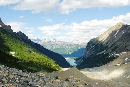 路易丝湖的山景