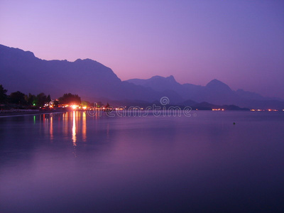 夜晚的海滨