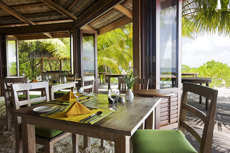 海边栈道餐厅图片