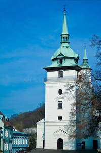 白色教堂塔