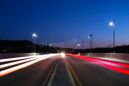 夜间公路交通