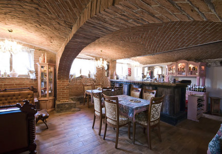 砖砌地下室餐厅照片
