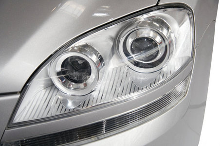 车灯照明图片