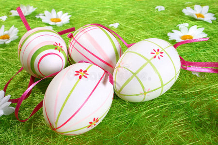 自然彩绘的鸡蛋图片