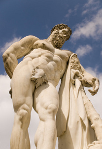 大力神雕像照片