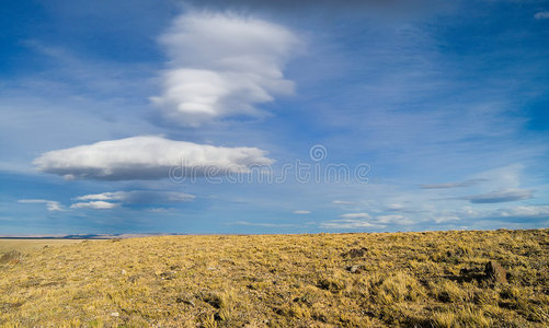 巴塔哥尼亚草原和云层