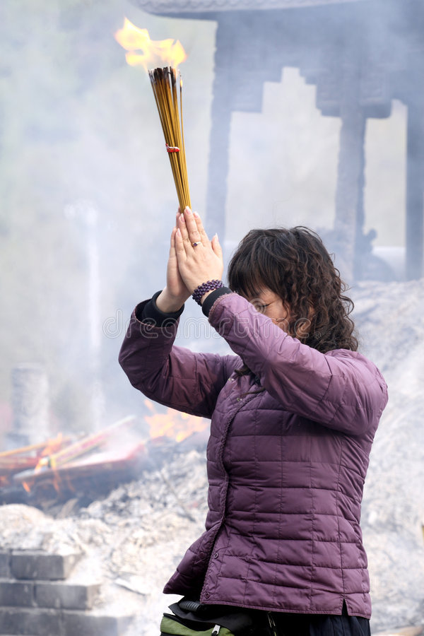 人们祈求佛保佑