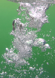 水花飞溅