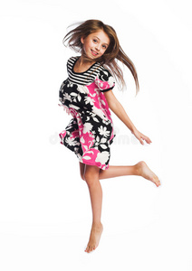 小孩开心跳起来小女孩高兴得跳起来照片